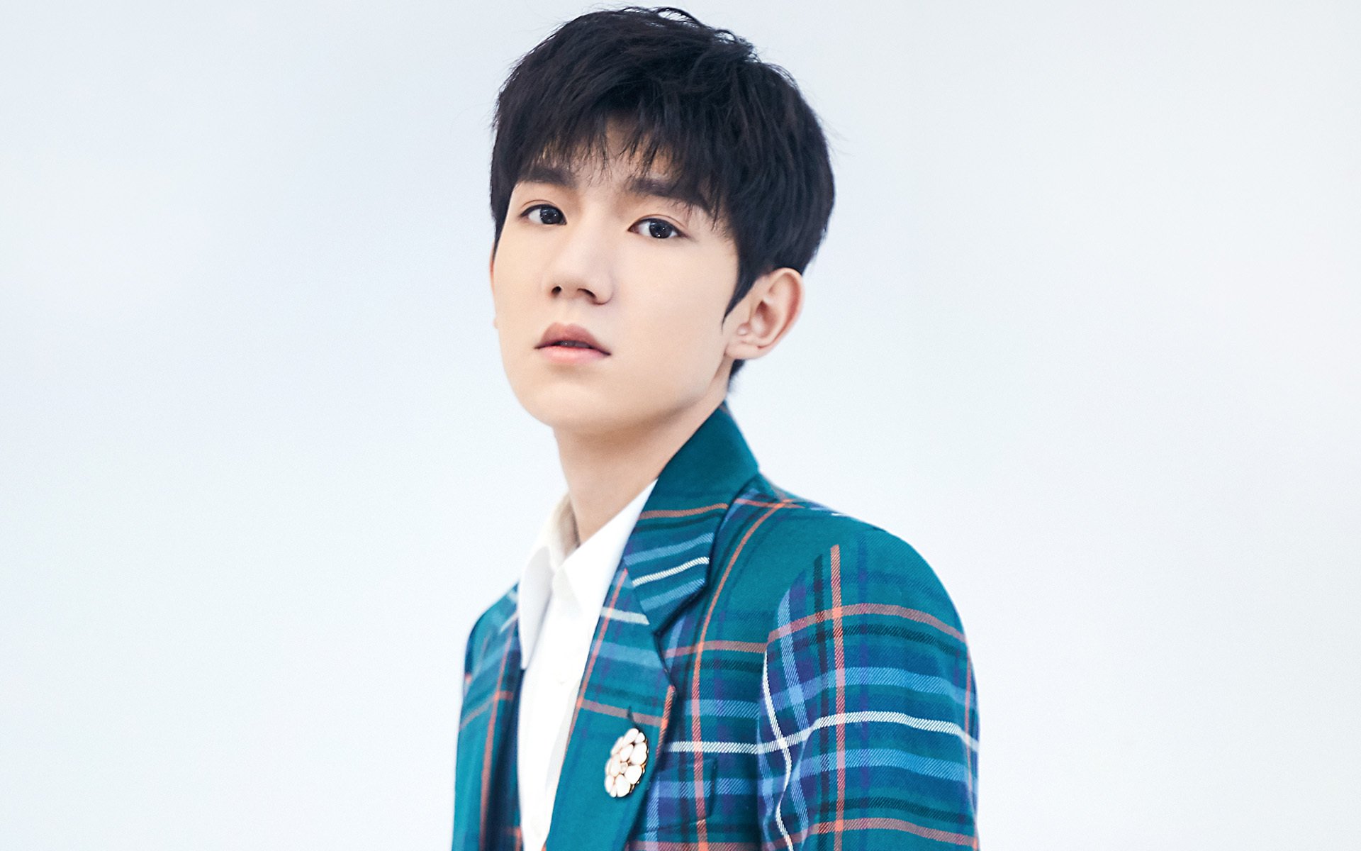 跨界风暴,辽宁队球场踏平森林狼,爱德华兹F1街道赛上演逆袭传奇